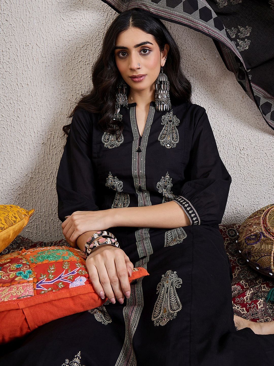 Women Paisley Embroidered Regular Thread Work Pure Cotton Kurta with Trousers & With Dupatta