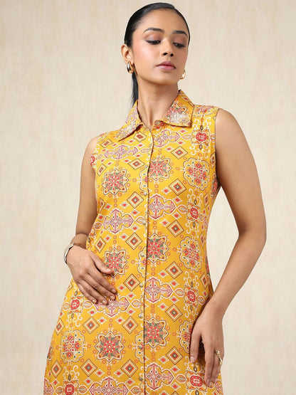Dhiyona SO Women's Ethnic Motifs Printed High Slit Shirt Collar Sequinned Straight Kurta With Trousers