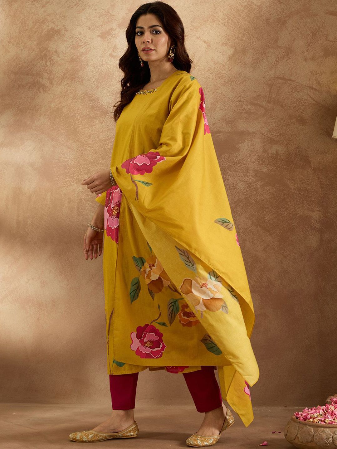 Dhiyona IE Women Floral Printed Regular Pure Cotton Kurta with Trousers & With Dupatta