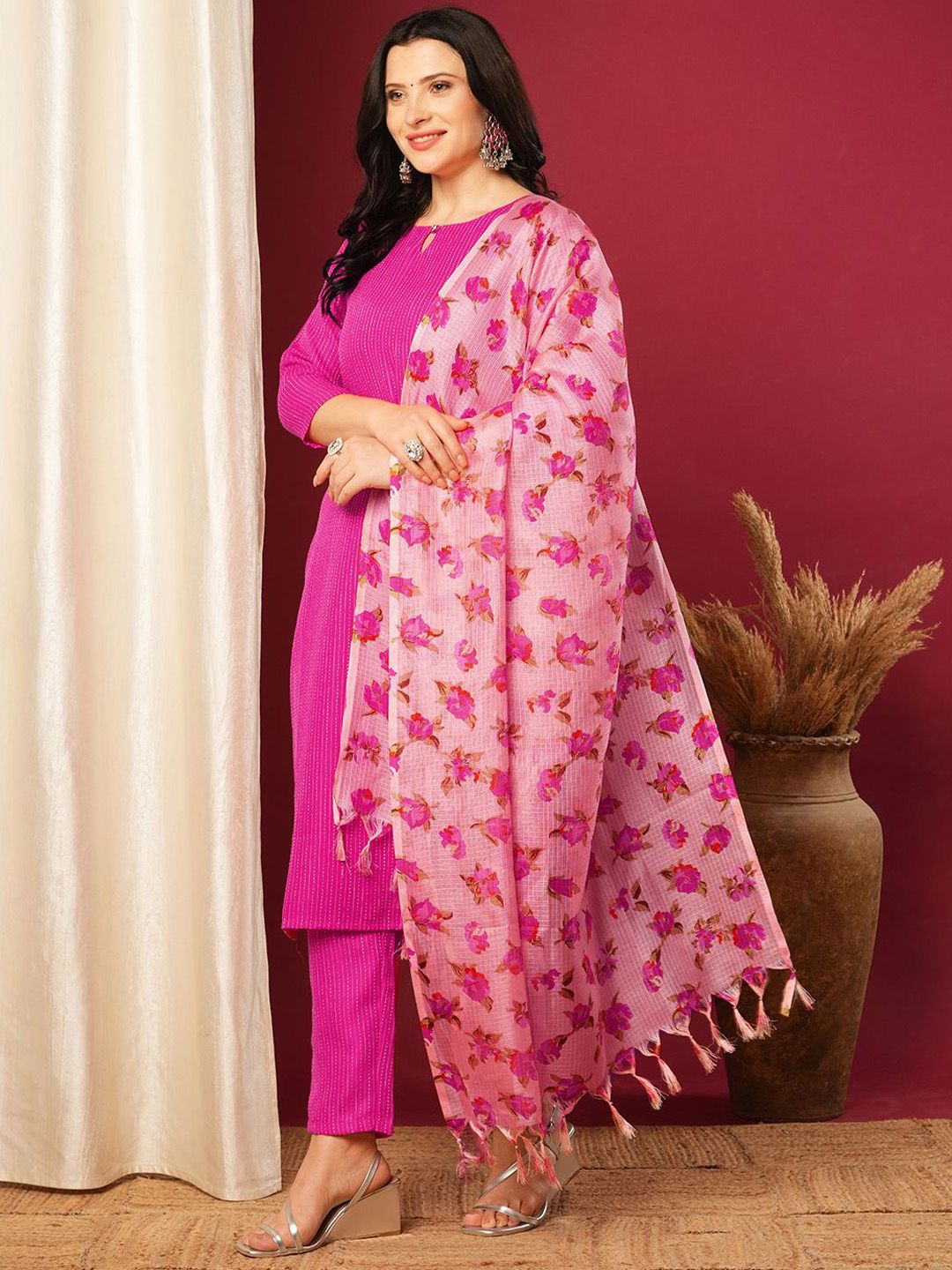 Dhiyona KL Straiped Straight Kurta with Trousers & Dupatta