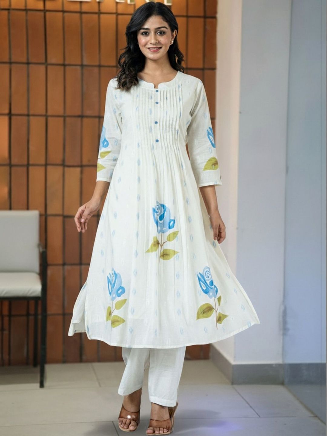Women Floral Printed Panelled Pure Cotton Kurta with Trousers