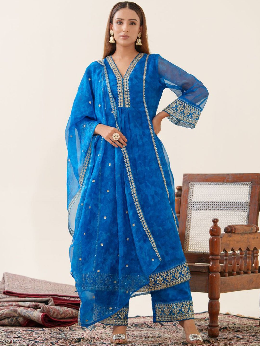 Dhiyona PD Women Floral Embroidered V-Neck Organza A-Line Kurta With Trousers & Dupatta