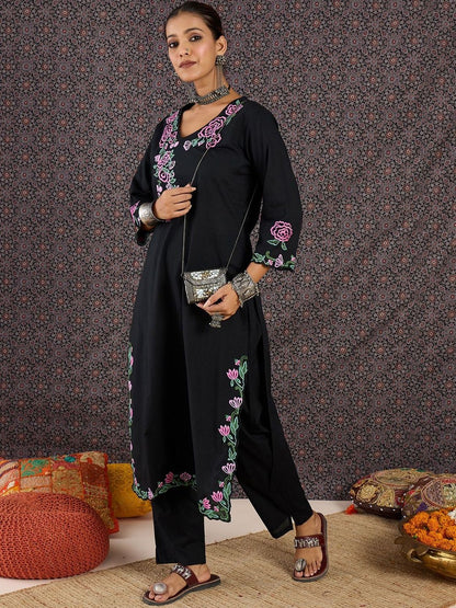 Dhiyona IE Embroidered V-Neck Three-Quarter Sleeves Pure Cotton Tunic And Trousers
