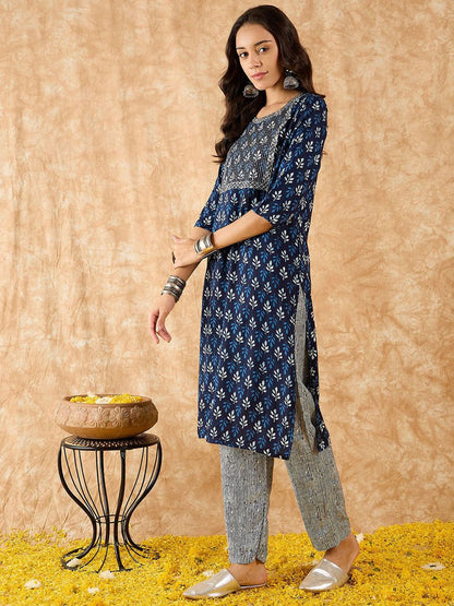 Dhiyona IE Ethnic Motifs Printed Straight Sequinned Kurta with Trousers