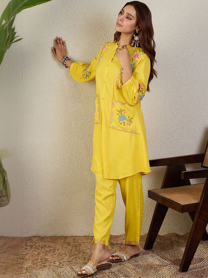 Dhiyona IE Embroidered Mandarin Collar Tunic & Trousers Co-Ords
