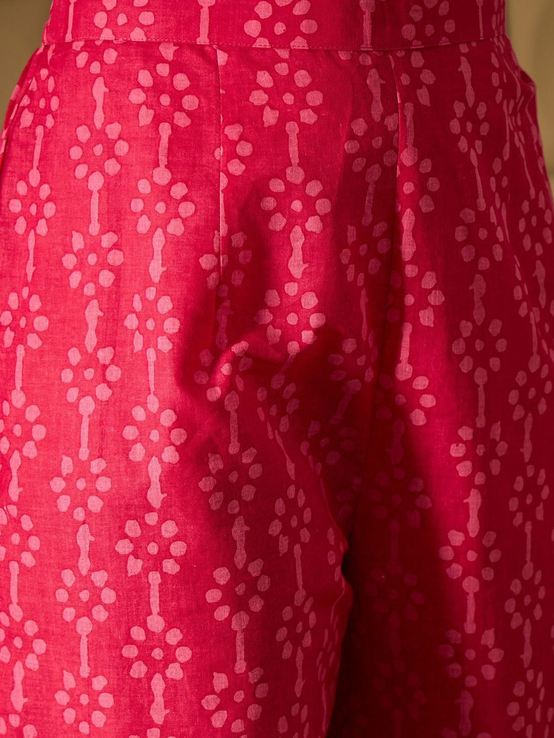 Dhiyona IE Paisley Printed V-Neck Regular Pure Cotton Kurta With Trouser With Dupatta