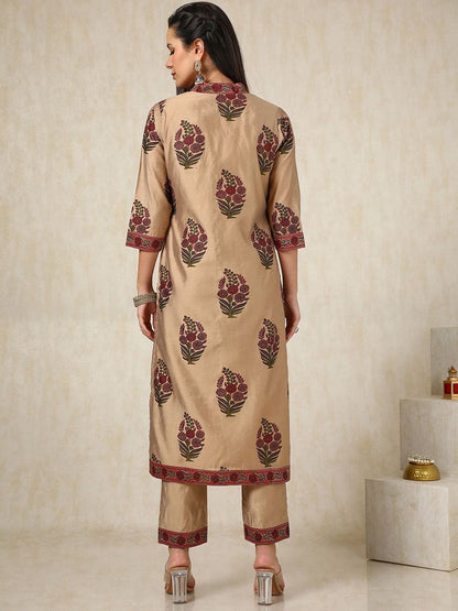 Dhiyona SO Women's Brown Floral Printed V-Neck Regular Kurta With Trousers