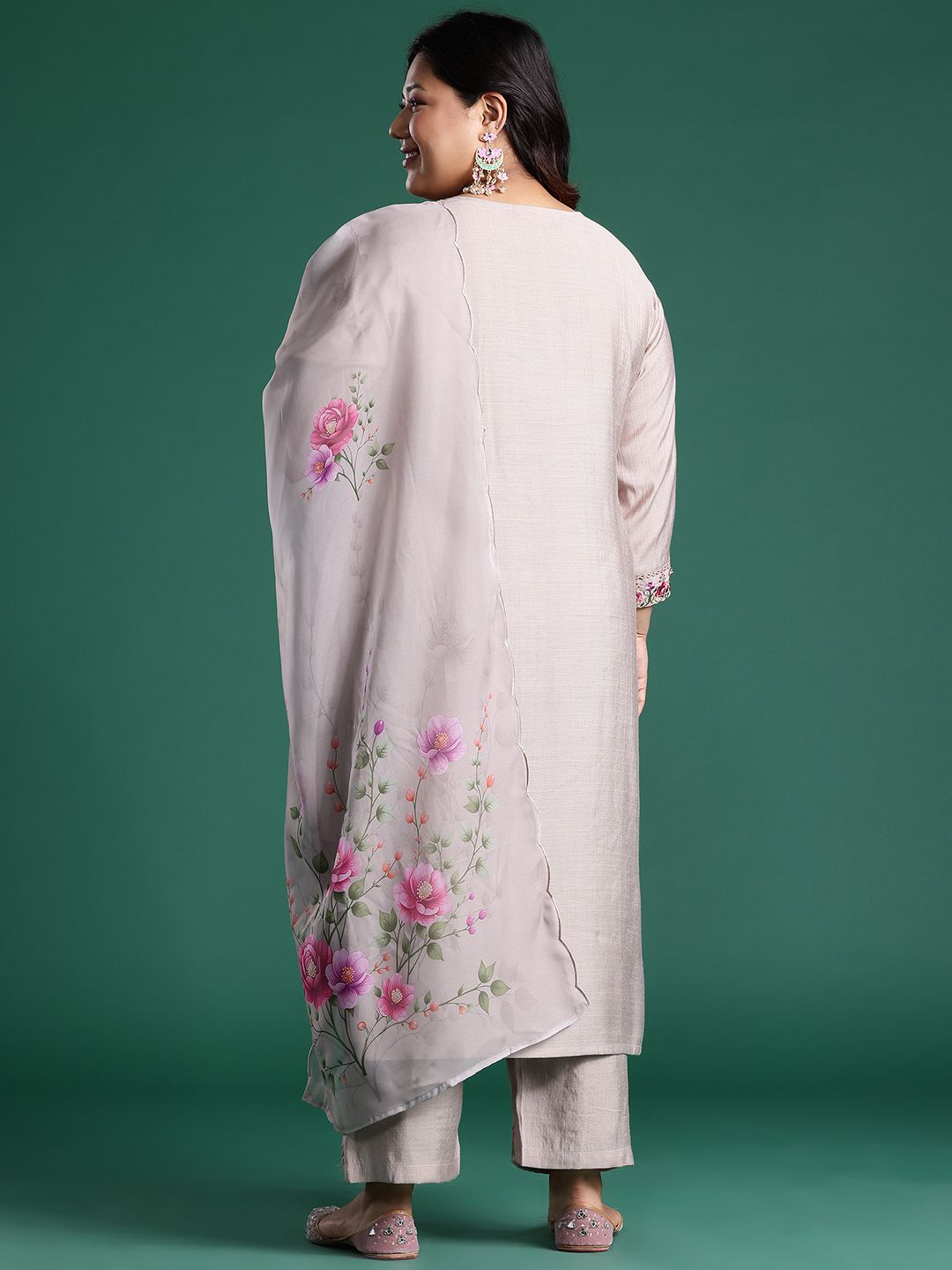 Floral Embroidered Regular Thread Work Round Neck Kurta with Trousers & Dupatta