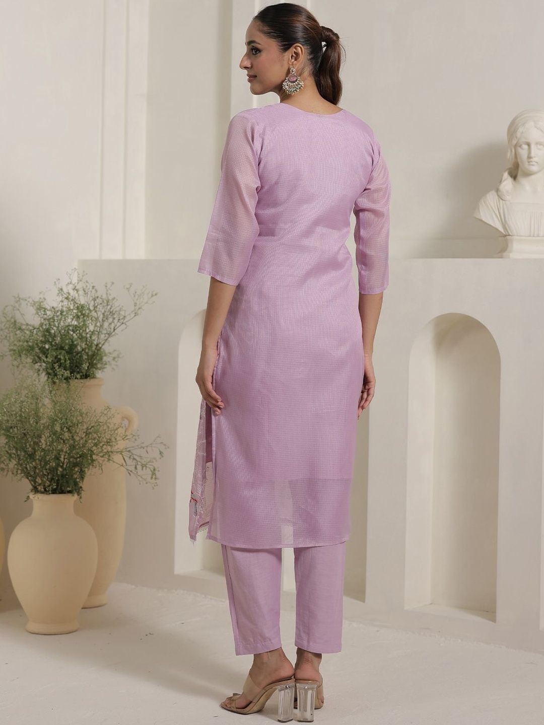 Women Floral Embroidered Round Neck Thread Work Kurta with Trousers & Dupatta
