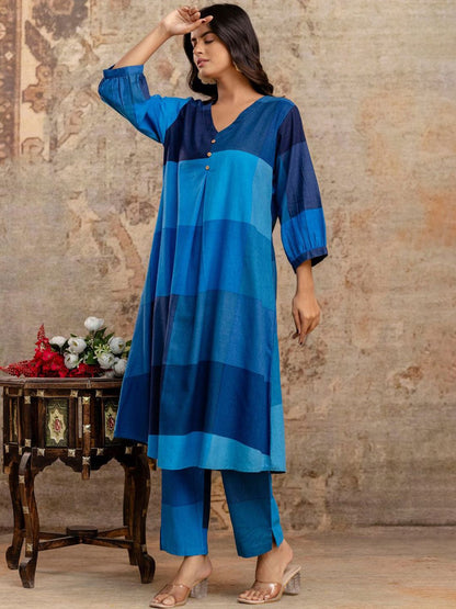 Dhiyona IE Colourblocked V Neck Tunic With Trousers Co-Ords