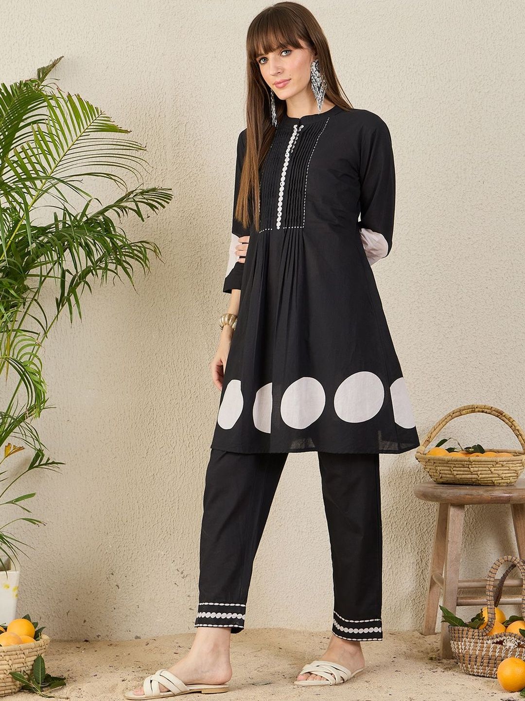 Women Geometric Printed Cotton A-Line Kurta with Trousers