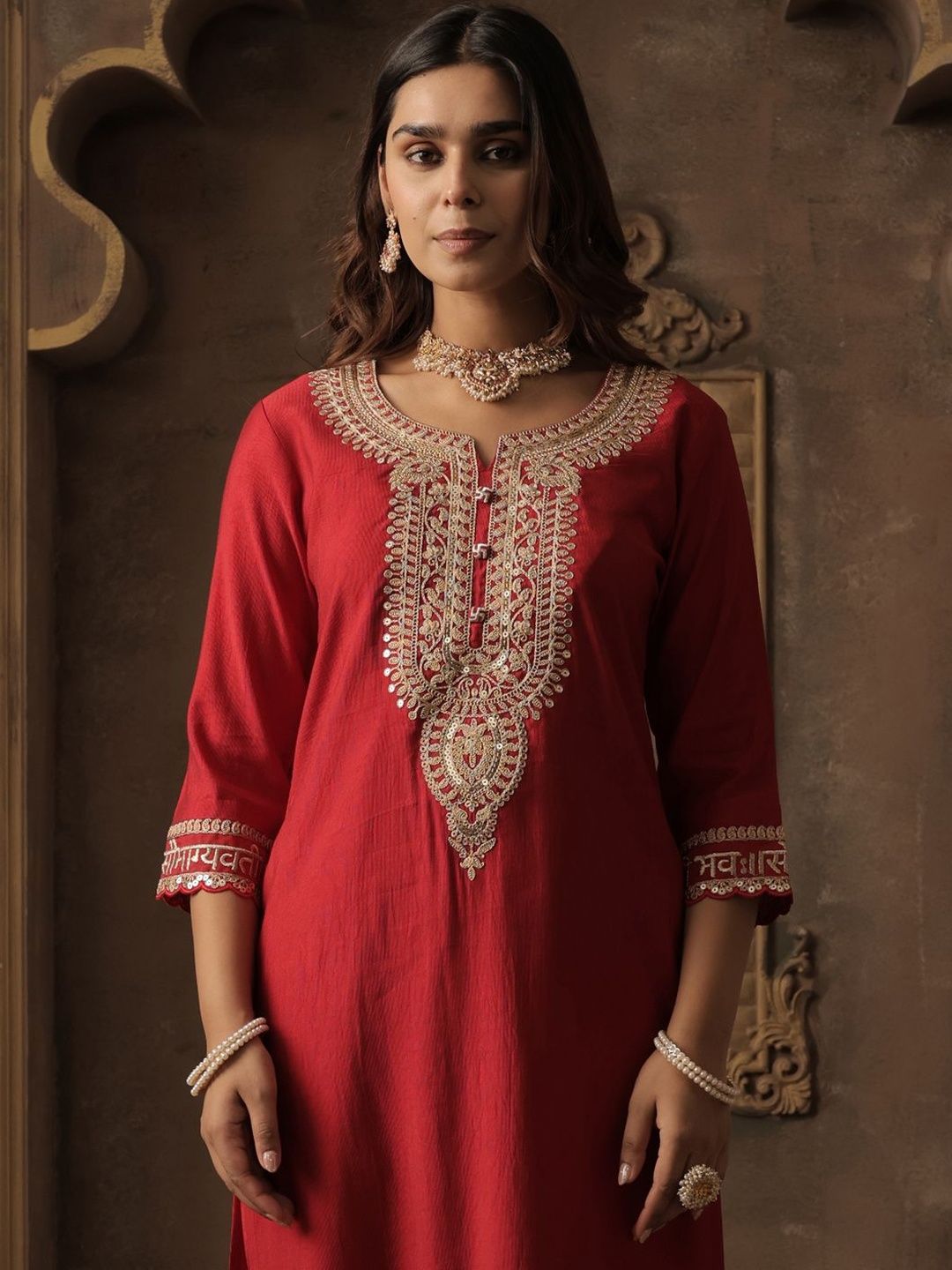Dhiyona IE Women Ethnic Motifs Embroidered Kurta with Trousers