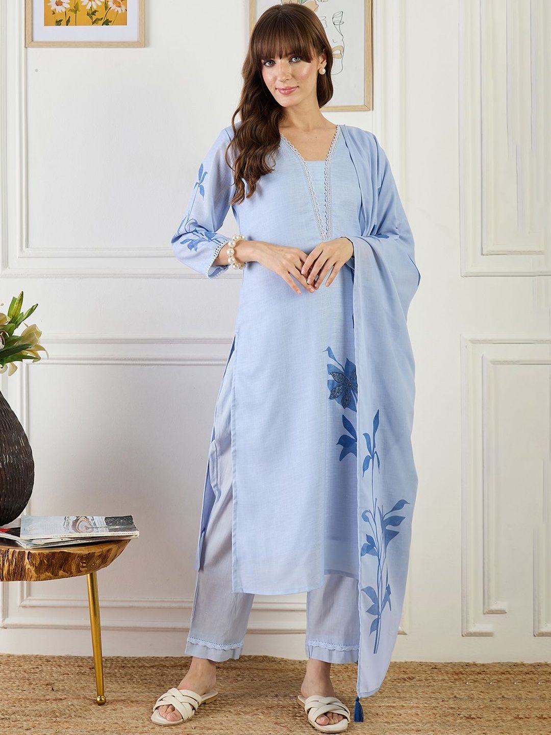 Dhiyona IE Women Floral Printed Linen Kurta with Trousers & Dupatta