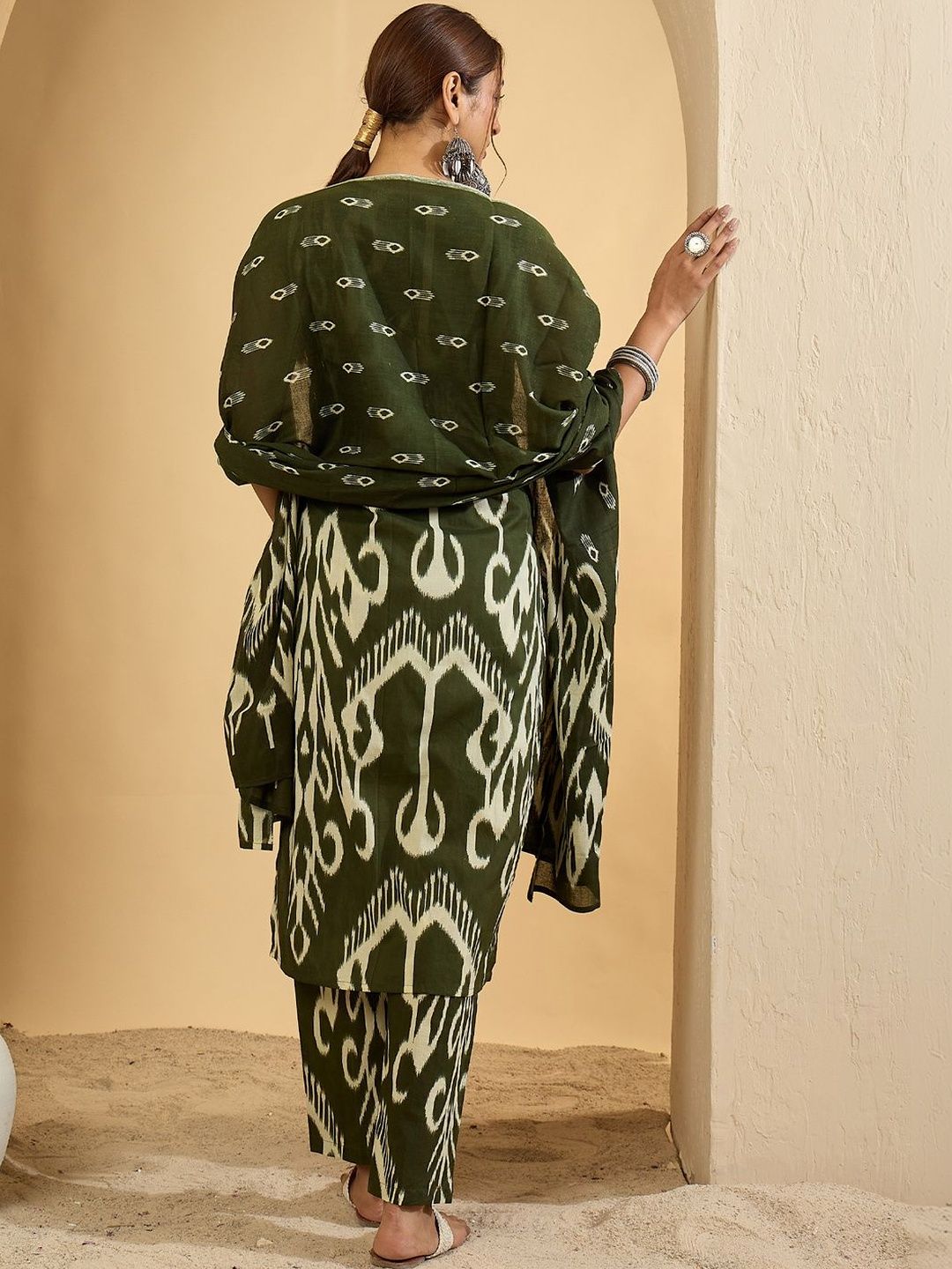 Women Ethnic Motifs Printed Regular Pure Cotton Kurta with Trousers & With Dupatta