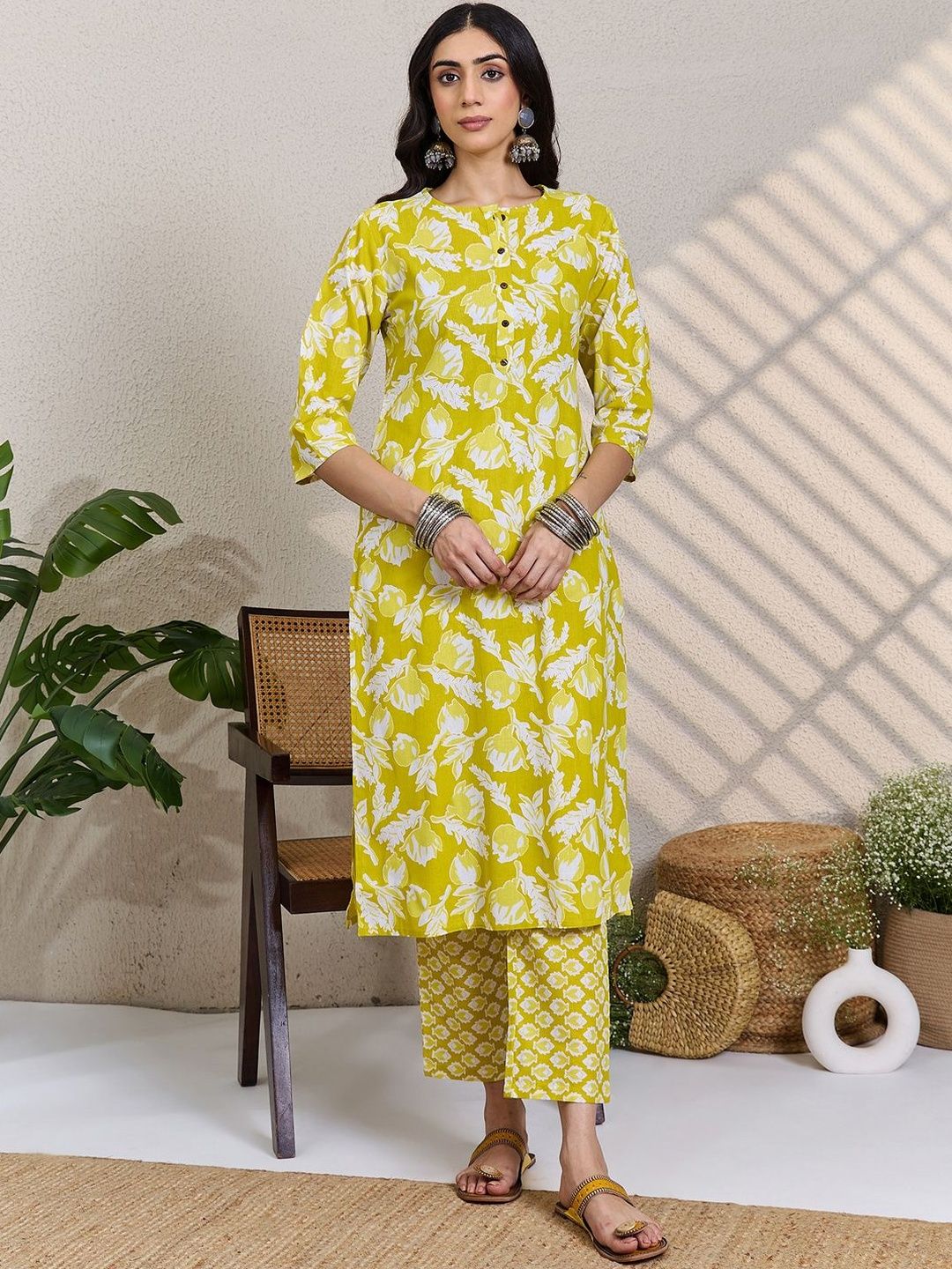 Women Floral Printed Regular Pure Cotton Kurta with Trousers & With Dupatta