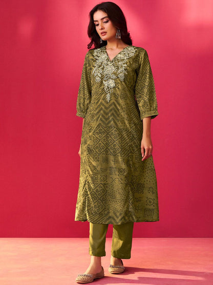 Dhiyona IE Floral Embroidered V-Neck Tunic & Trousers