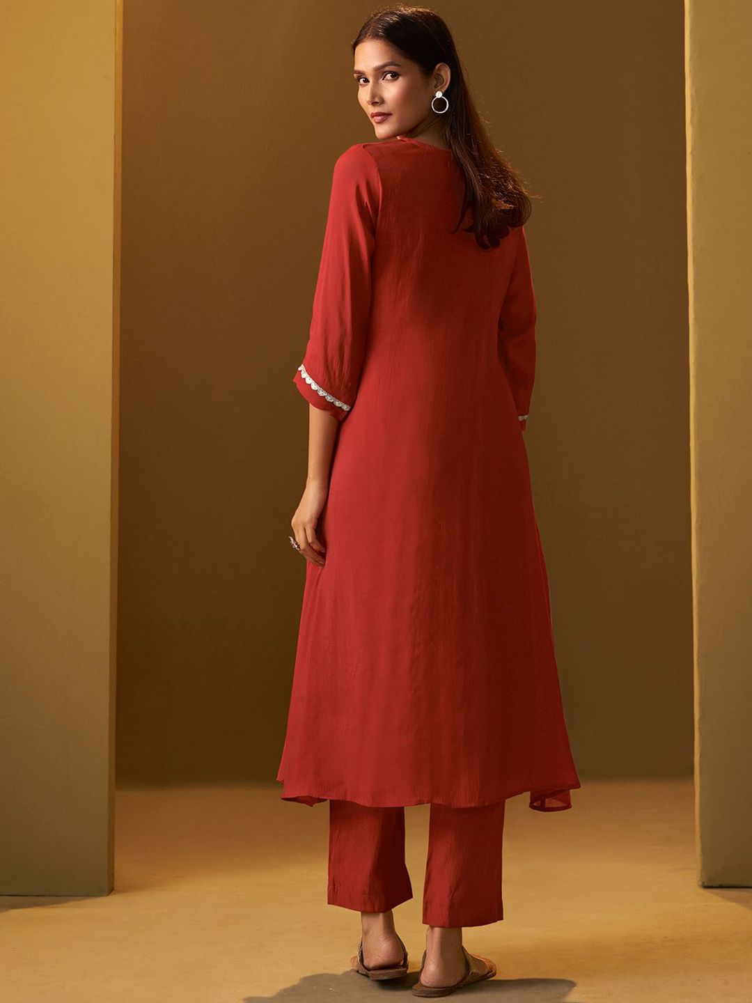 Dhiyona IE Women Embroidered Kurta & Trousers Co-Ords