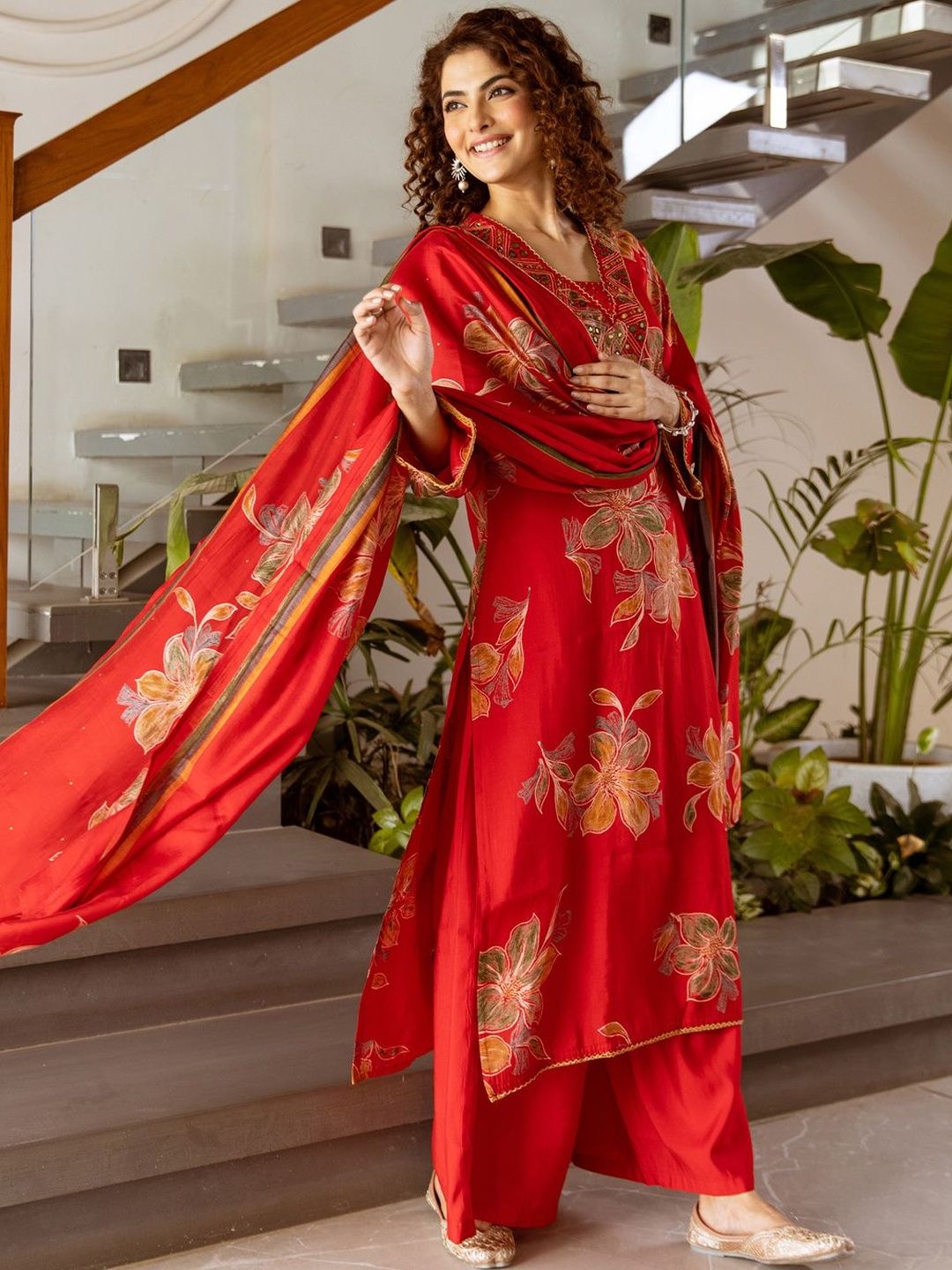 Women Floral Printed Kurta with Palazzos & Dupatta