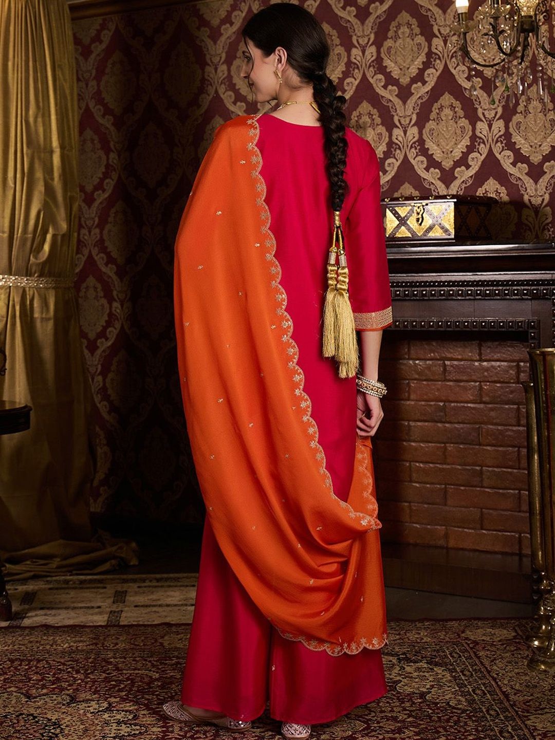 Dhiyona CH Women Embroidered Kurta Set with Contrast Dupatta