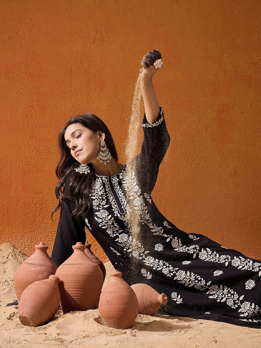 Dhiyona IE Black Floral Embroidered Straight Kurta