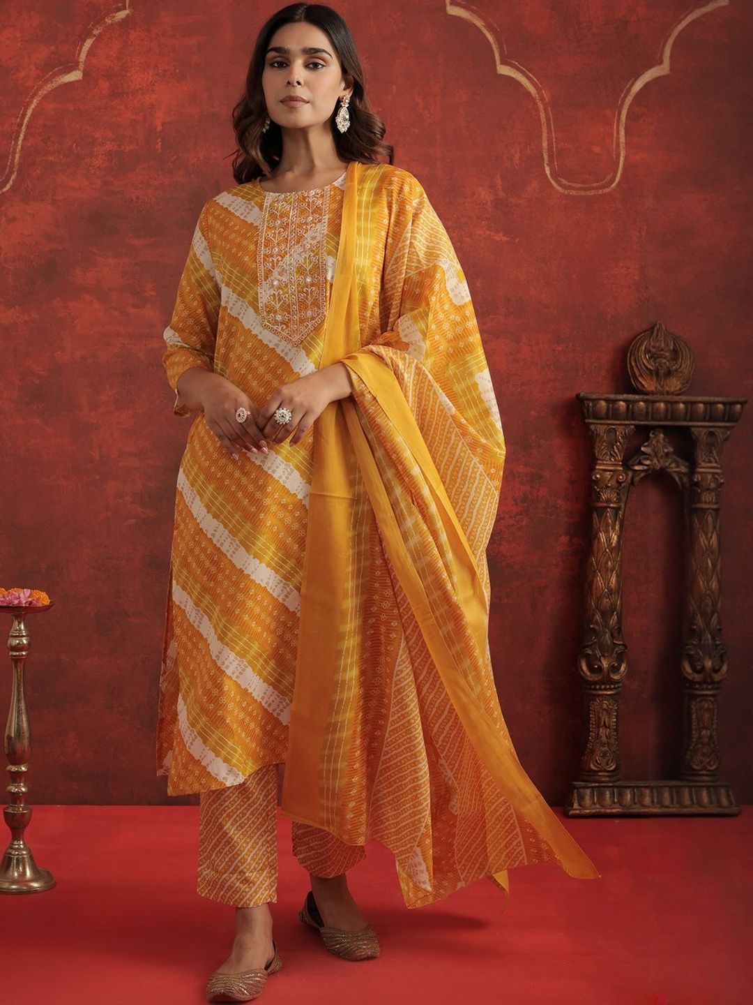 Dhiyona IE Women Ethnic Motifs Printed Kurta with Trousers & Dupatta