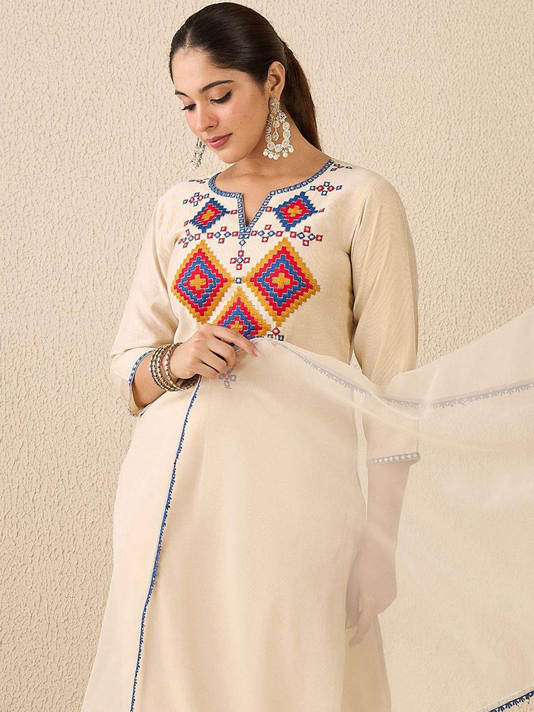 Dhiyona IE Women's Women Ethnic Motifs Printed Kurta with Trousers & Dupatta