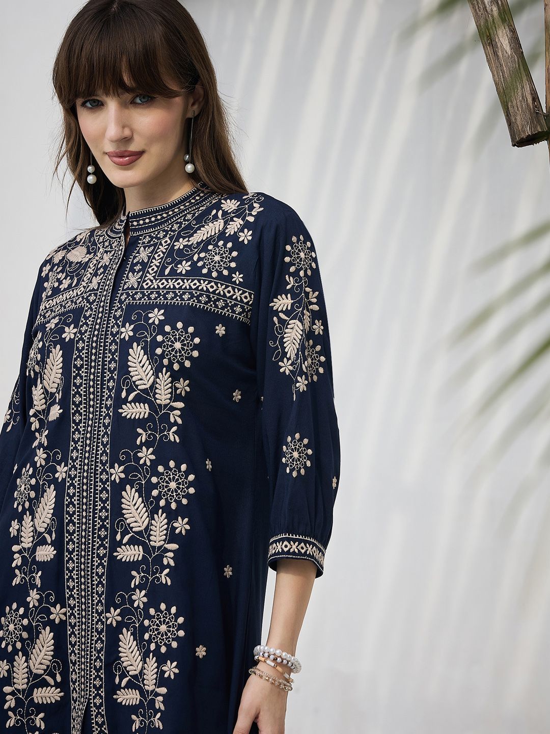 Ethnic Motifs Embroidered Thread Work Kurta With Trousers