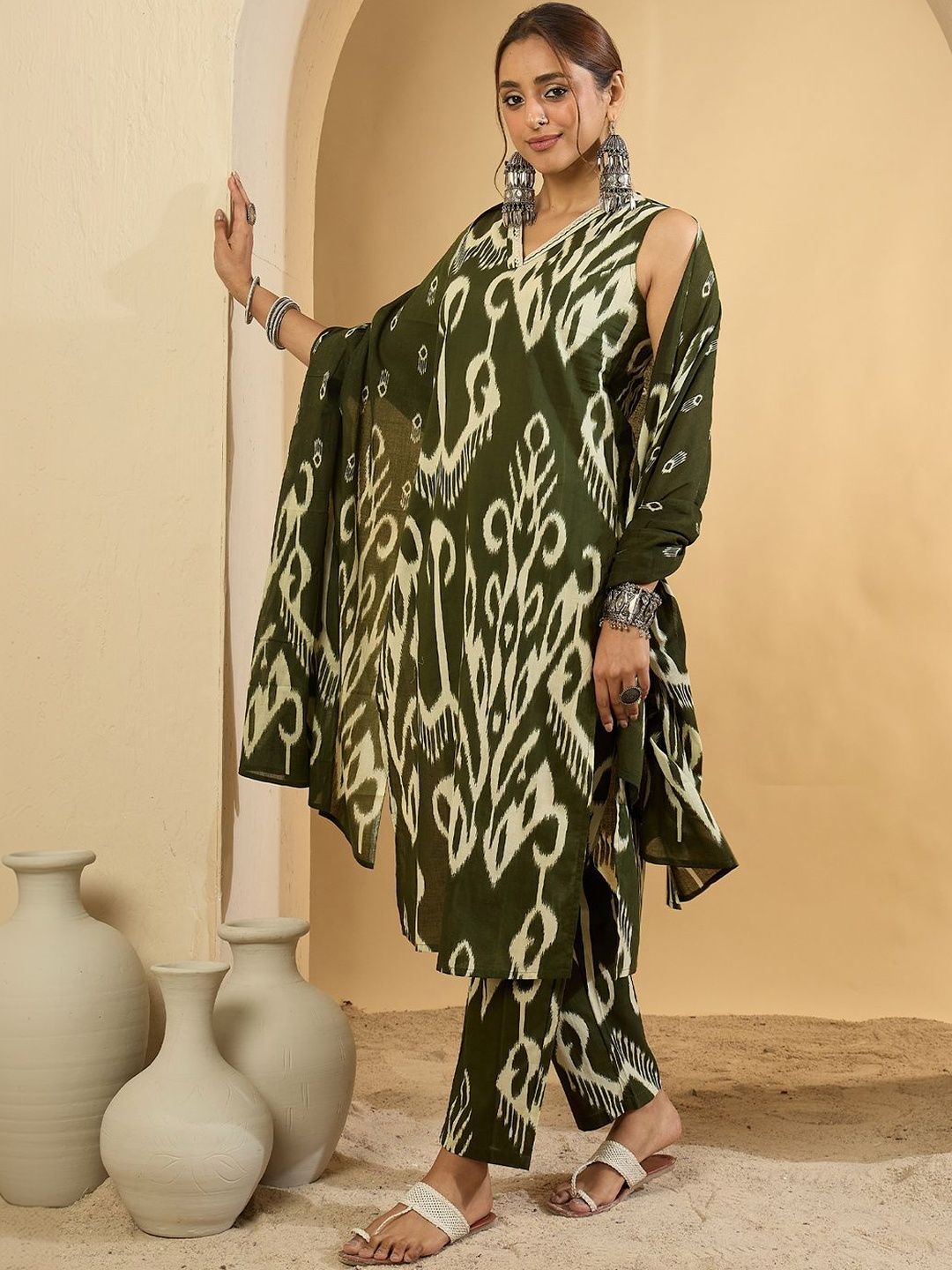 Women Ethnic Motifs Printed Regular Pure Cotton Kurta with Trousers & With Dupatta