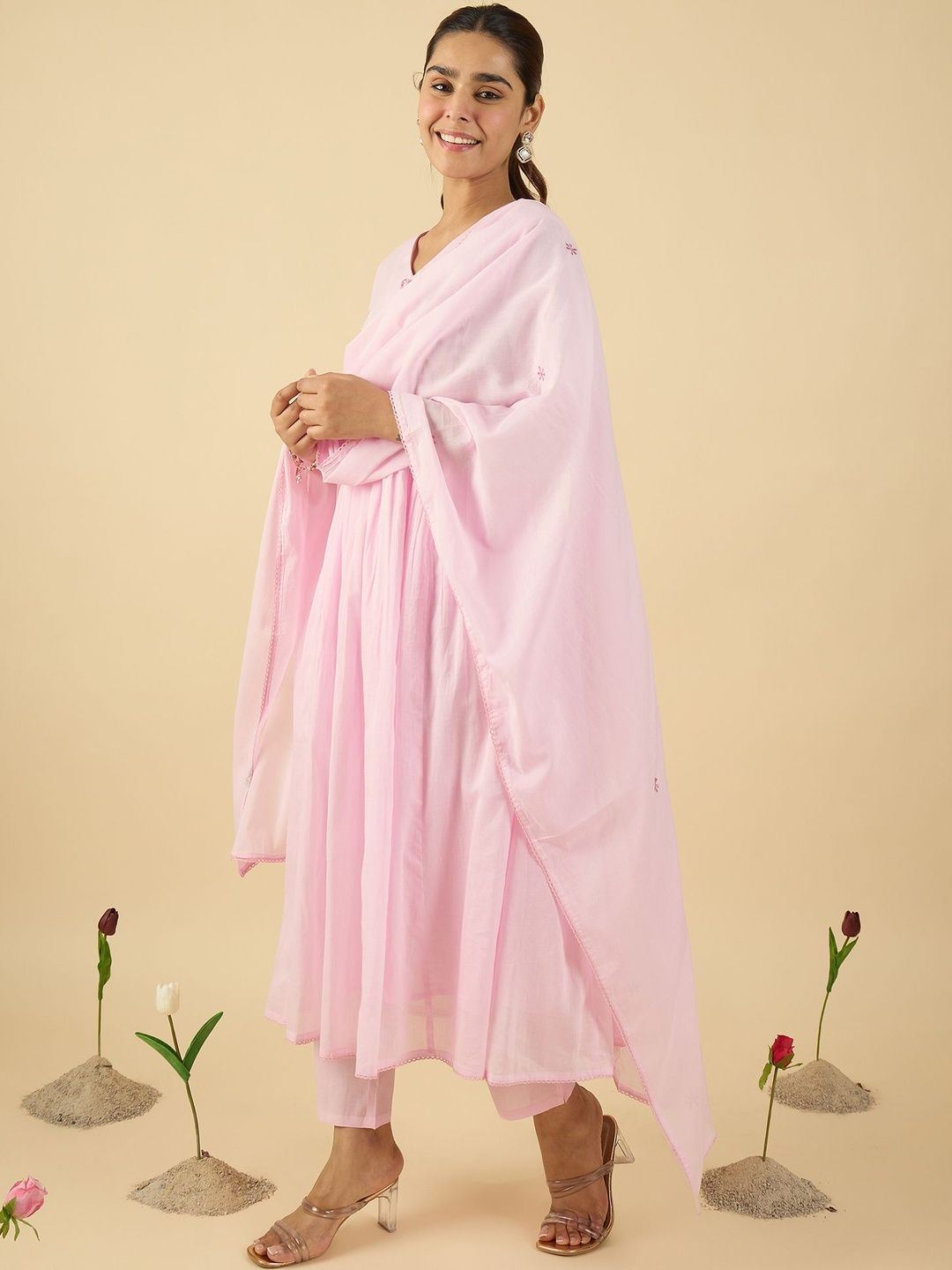 Women Embroidered Thread Work Pure Cotton Kurta with Trousers & With Dupatta