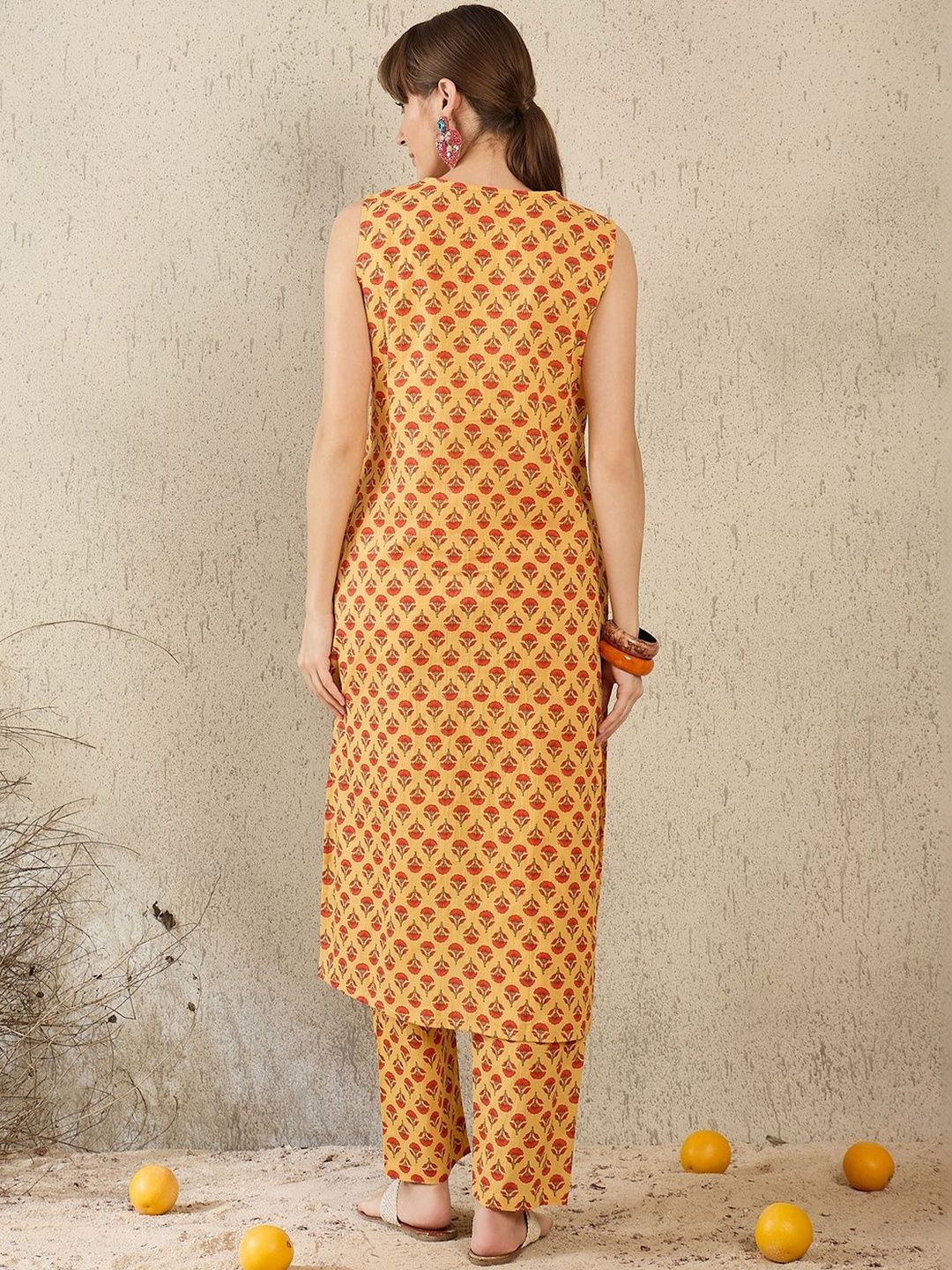 Women Floral Printed Regular Pure Cotton Kurta with Trousers