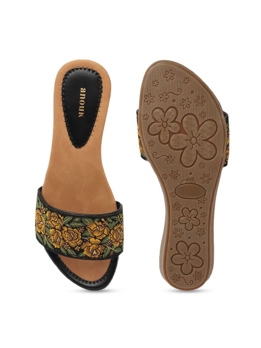Dhiyona AK Women Embroidered Open Toe Flats