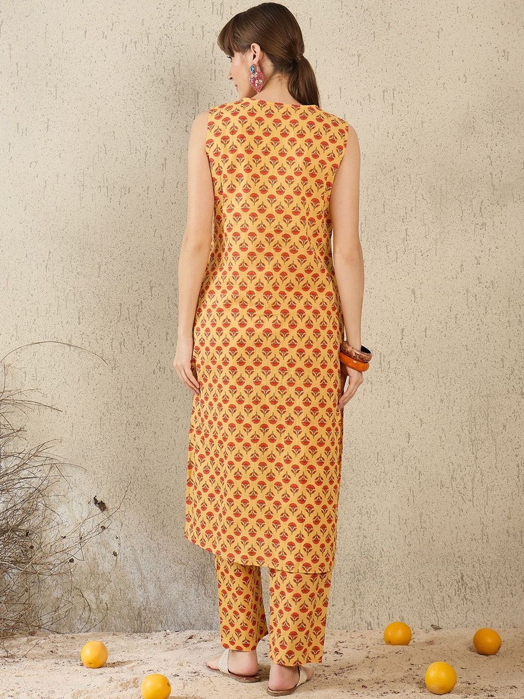Women Ethnic Motifs Printed Cotton Kurta with Trousers