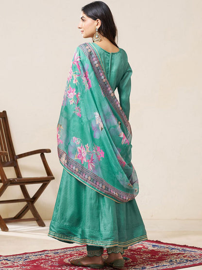 Dhiyona CH Women Floral Embroidered Pleated Zari Work Kurta with Trousers