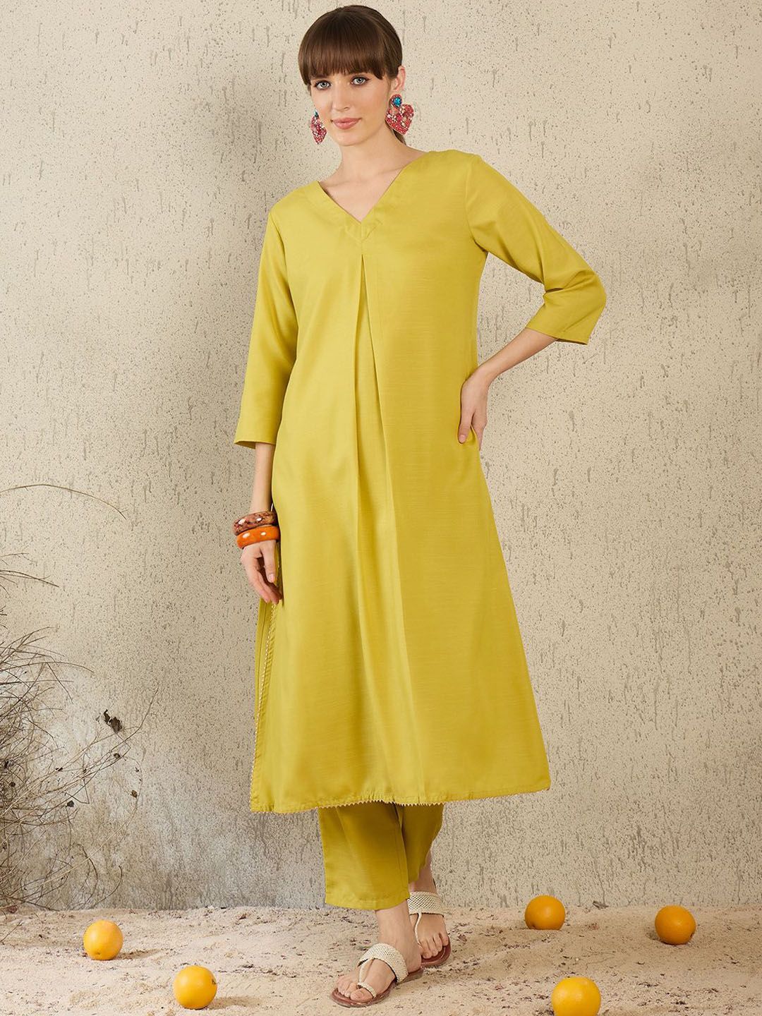 Dhiyona IE Women Solid V-Neck Top and Trousers Co-Ords