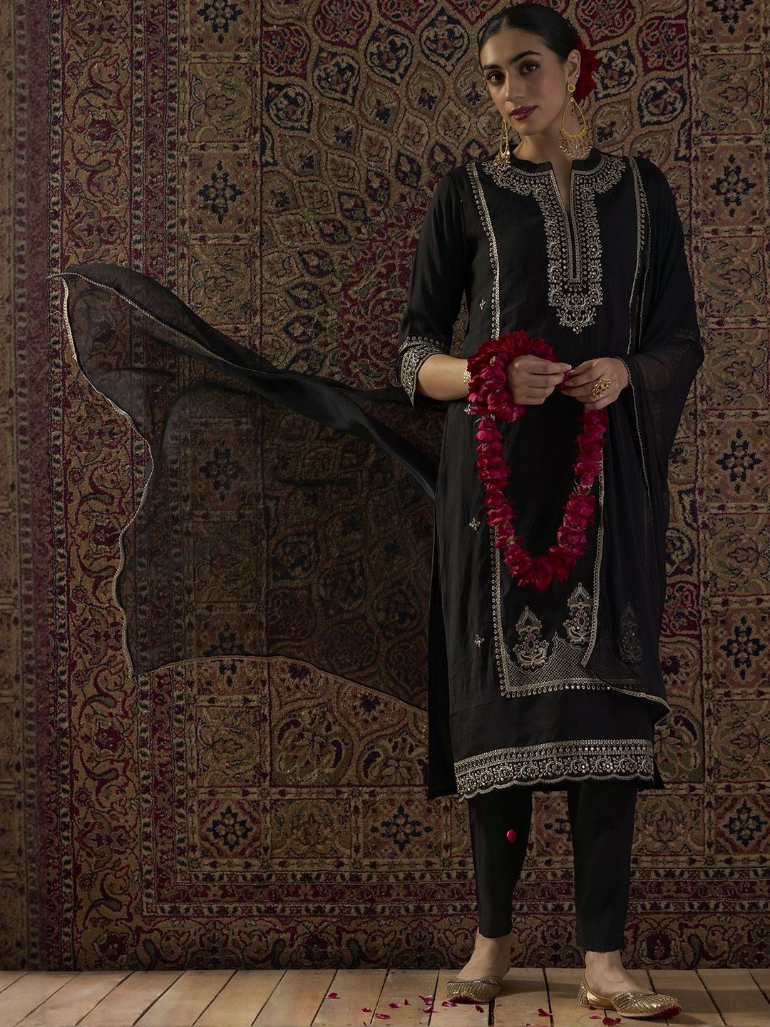 Ethnic Motifs Embroidered Mandarin Collar Straight Kurta & Trousers With Dupatta