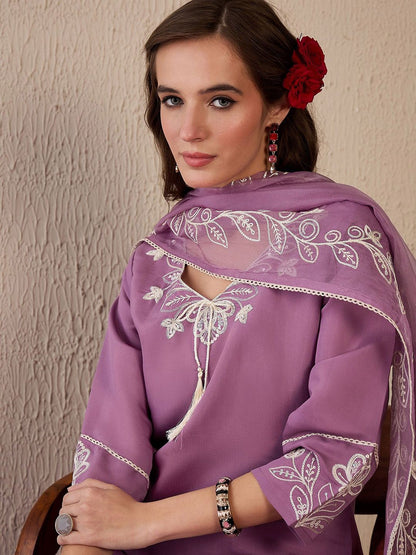 Dhiyona IE Women Floral Embroidered Regular Thread Work Kurta with Trousers & With Dupatta