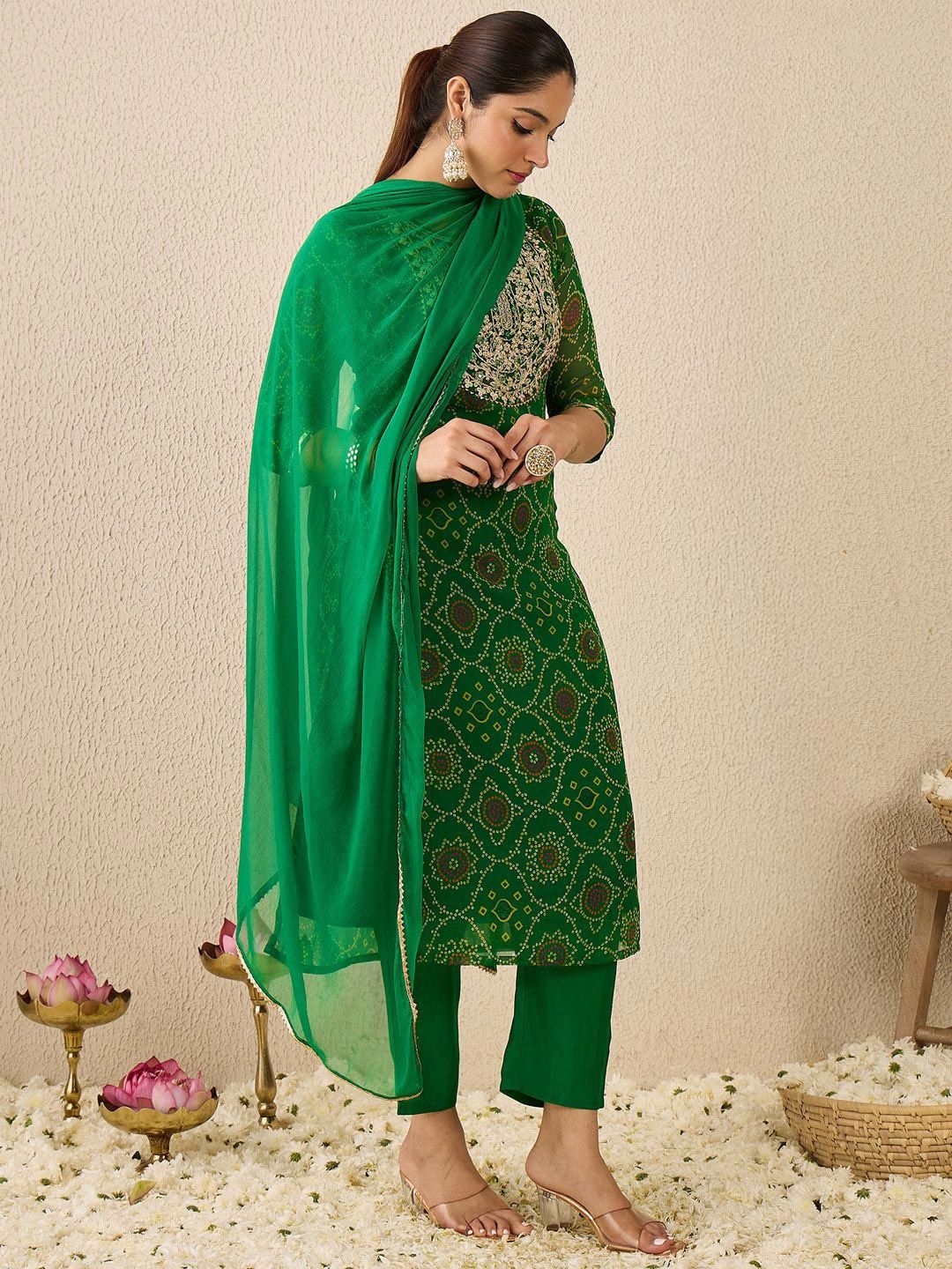 Dhiyona IE Women's Bandhani Printed Thread Work Straight Kurta With Trousers & Dupatta