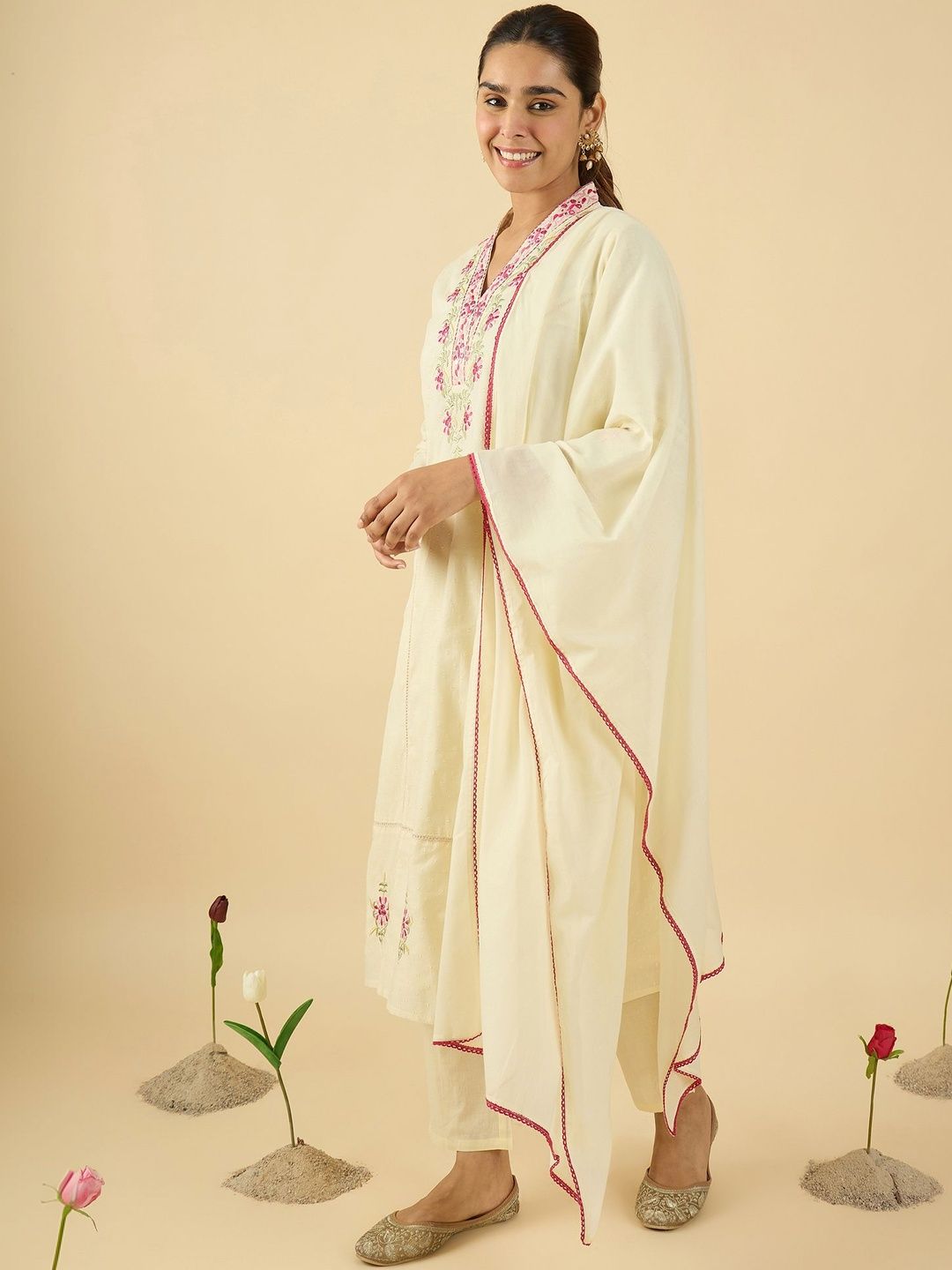 Women Floral Embroidered Regular Thread Work Pure Cotton Kurta with Trousers & With Dupatta