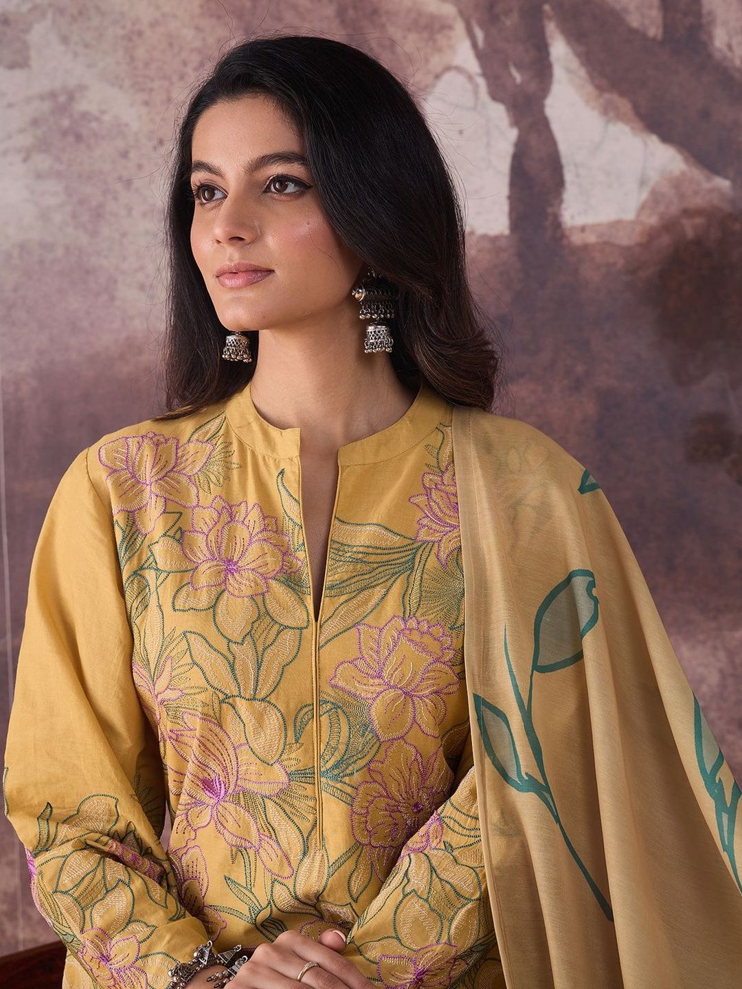 Floral Embroidered Regular Thread Work Pure Cotton Kurta With Trousers & Dupatta