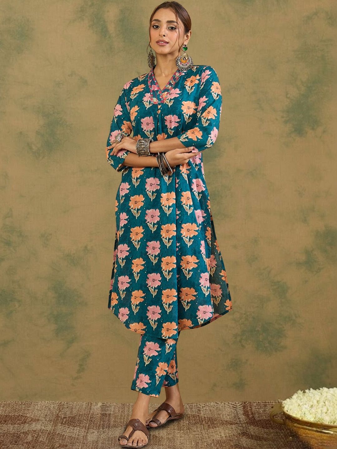 Dhiyona IE Women Floral Printed Regular Thread Work Pure Cotton Kurta with Trousers