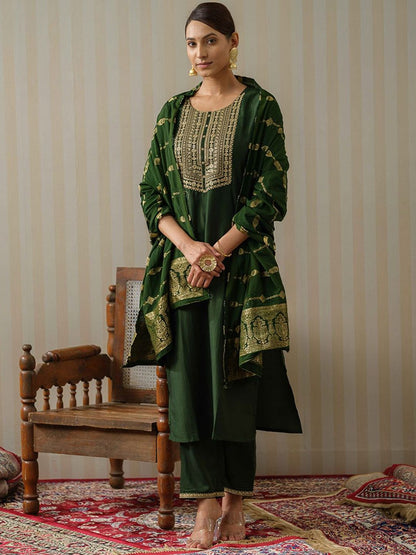 Dhiyona OD  Floral Printed Straight Kurta & Trousers With Dupatta