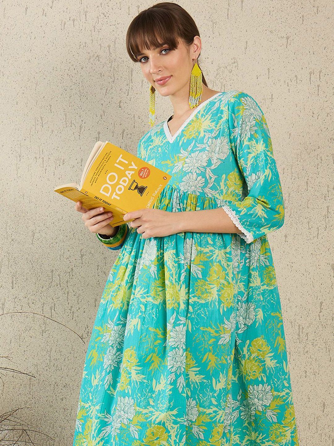 Dhiyona IE Floral Printed Regular Pure Cotton A-Line Kurta With Trousers