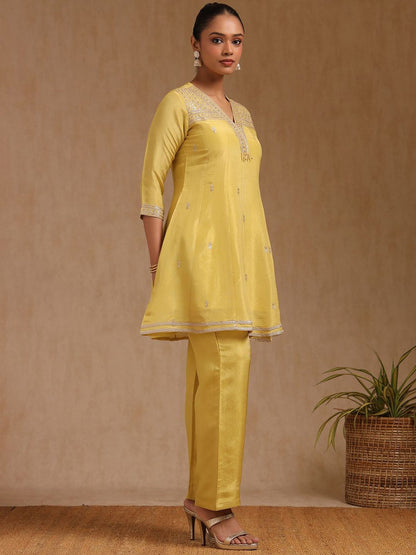Dhiyona SO Women's Floral Embroidered Sequinned A-Line Kurta with Trouser