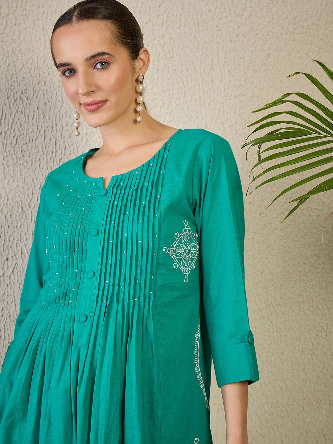 Dhiyona IE Embroidered Notch Neck Pure Cotton Kurta & Trousers
