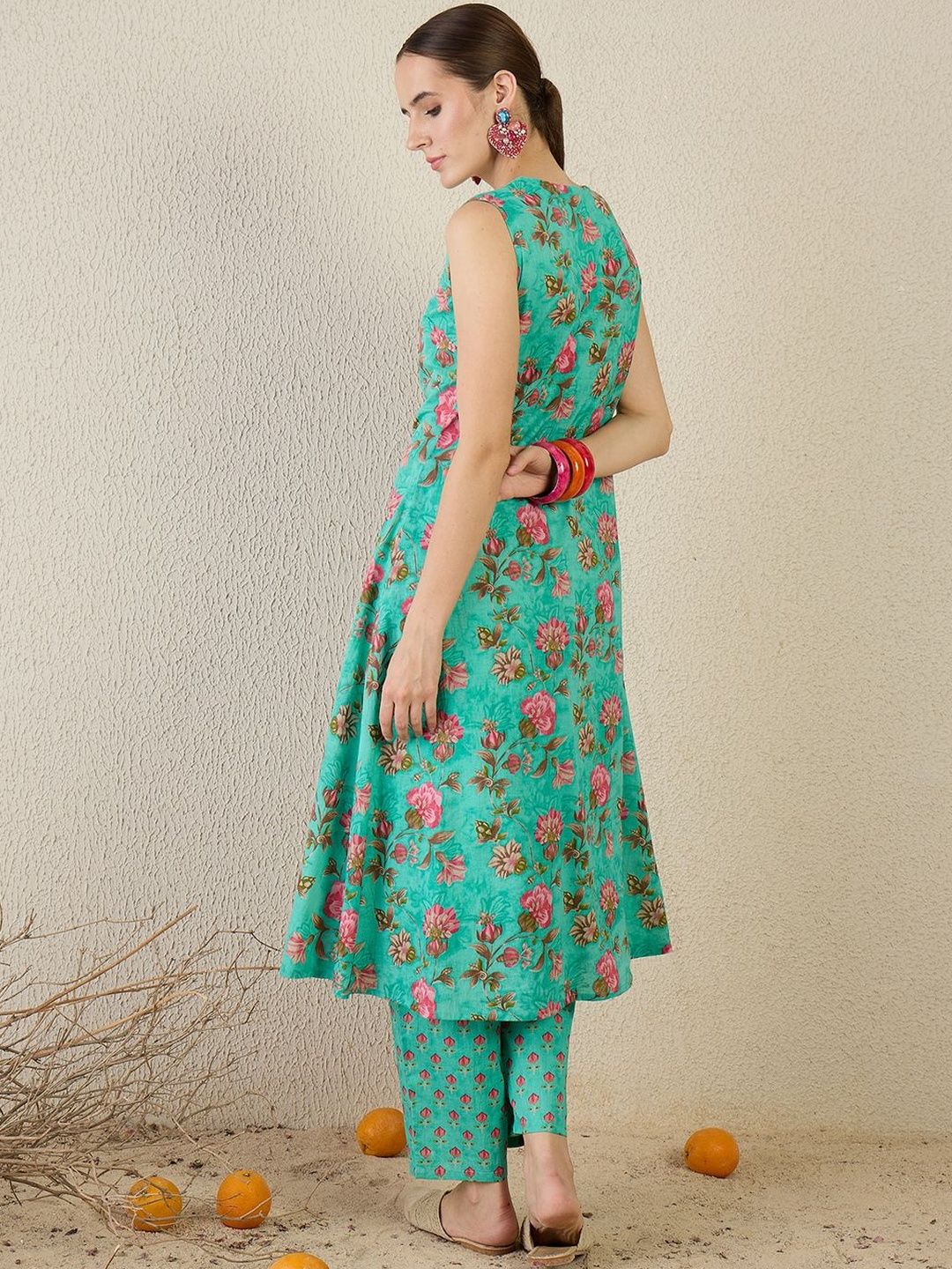 Women Floral Printed Regular Pure Cotton Kurta with Trousers