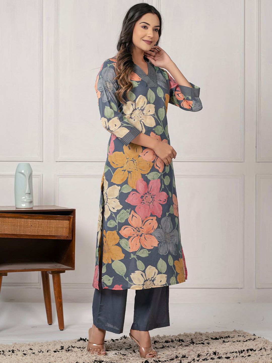 Dhiyona IE Floral Floral Printed Pure Cotton V-Neck Tunic With Trousers