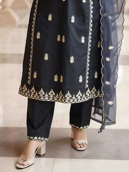 Dhiyona IE Women's Women Ethnic Motifs Embroidered Kurta with Trousers & Dupatta