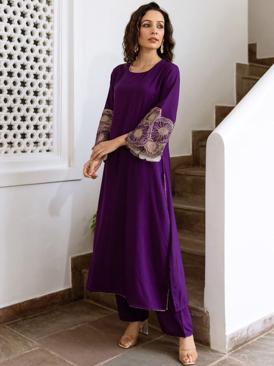 Women Floral Embroidered Regular Kurta with Trousers