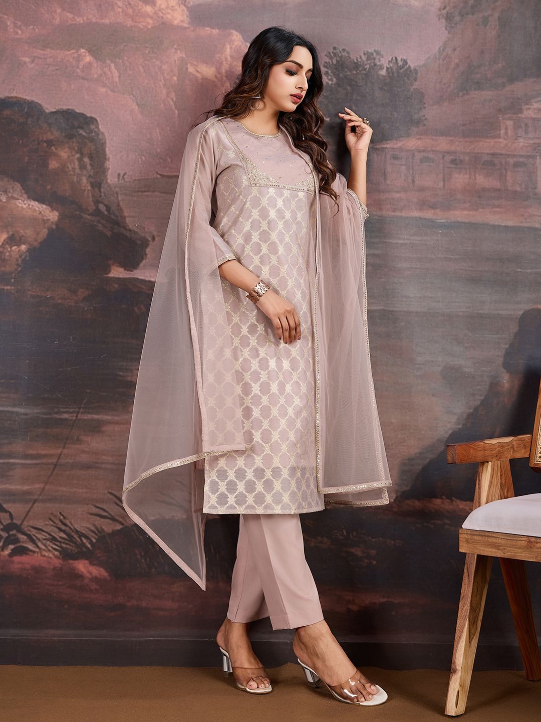 Dhiyona PD Women Ethnic Motif Woven Design Sequinned Jacquard Kurta & Trouser With Dupatta