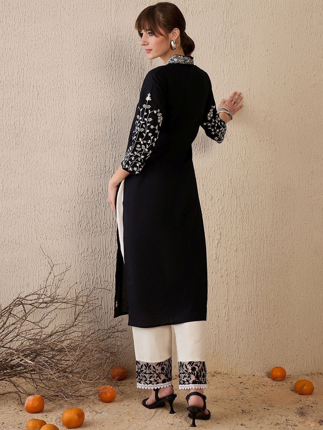Dhiyona IE Women Floral Embroidered Thread Work Kurta